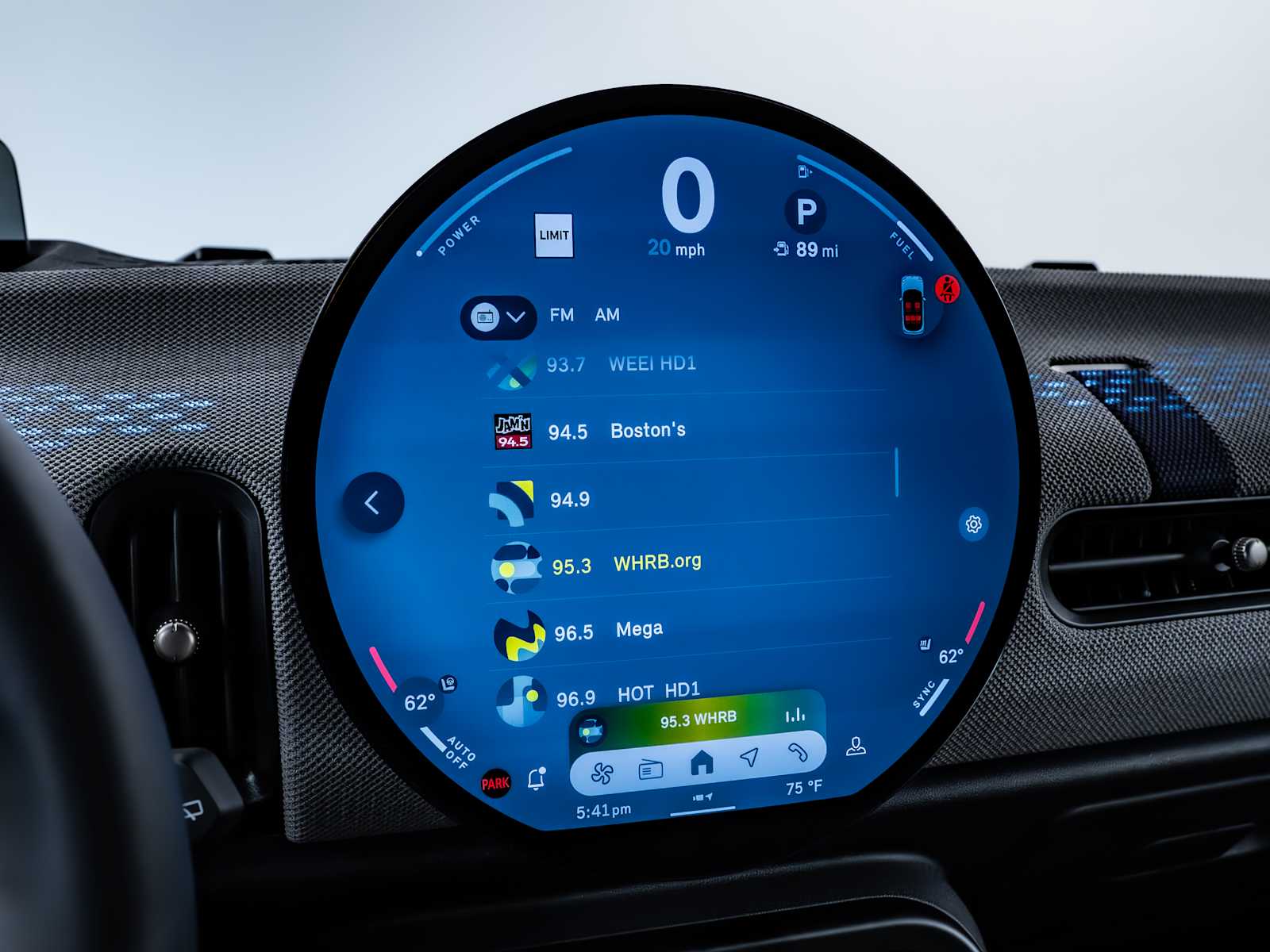 used 2025 MINI Hardtop 4 Door car, priced at $31,998