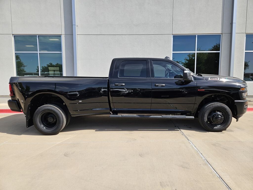 New 2026 Ram 3500 TRADESMAN CREW CAB 4X4 8' BOX Pickup