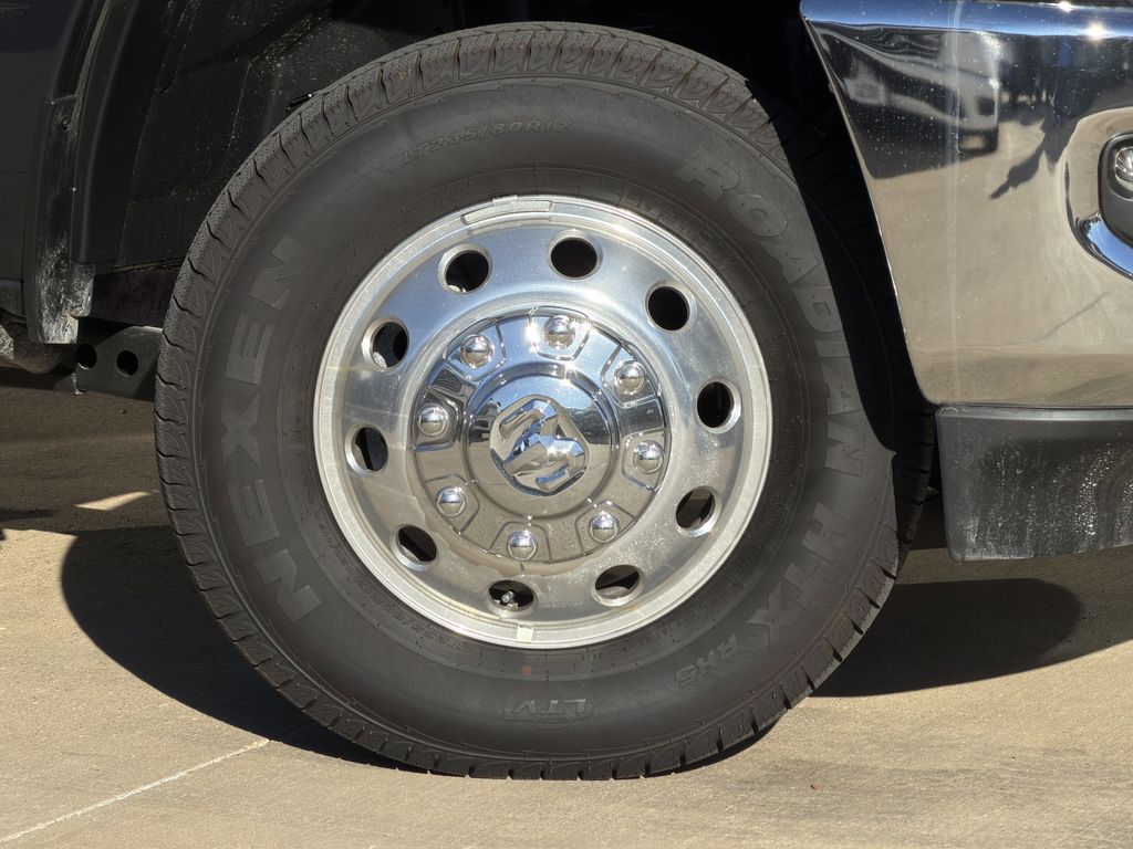 2026 RAM 3500 Laramie - Photo 8