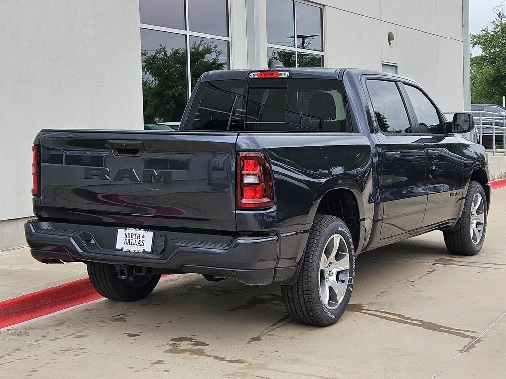 New 2026 Ram 1500 EXPRESS CREW CAB 4X2 5'7 BOX Pickup