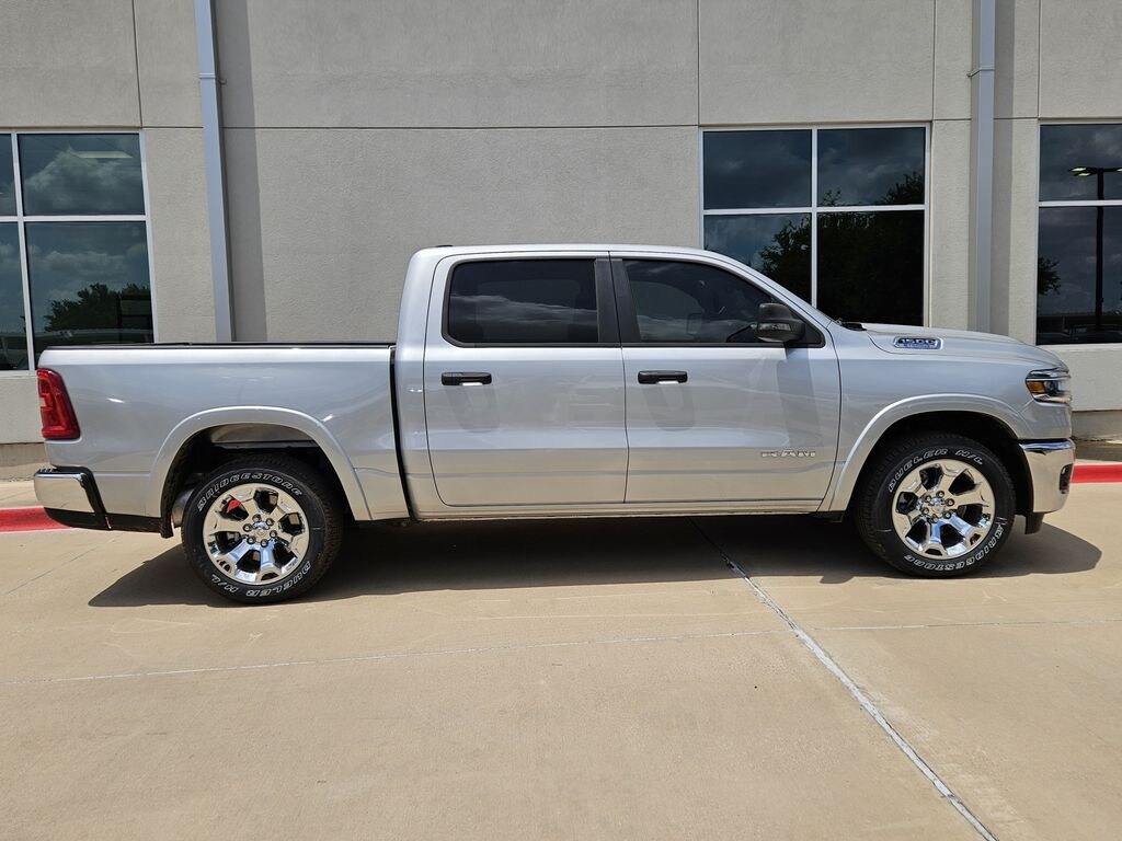 New 2026 Ram 1500 LONE STAR CREW CAB 4X2 5'7 BOX Pickup