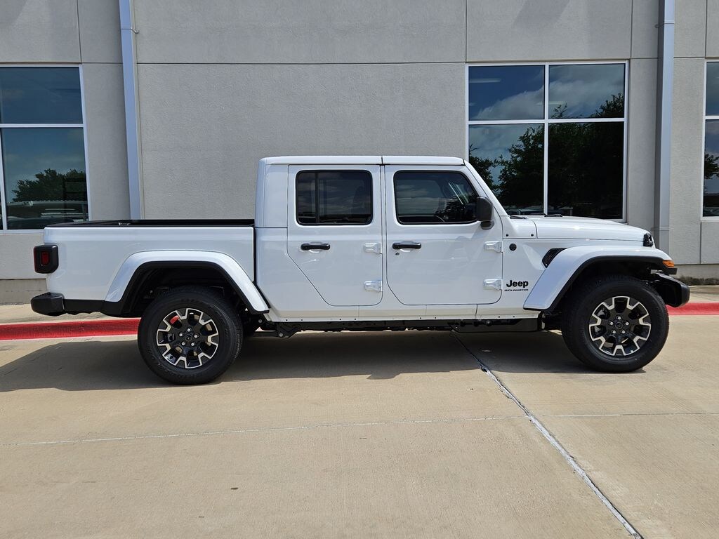 New 2026 Jeep Gladiator SAHARA 4X4 Pickup