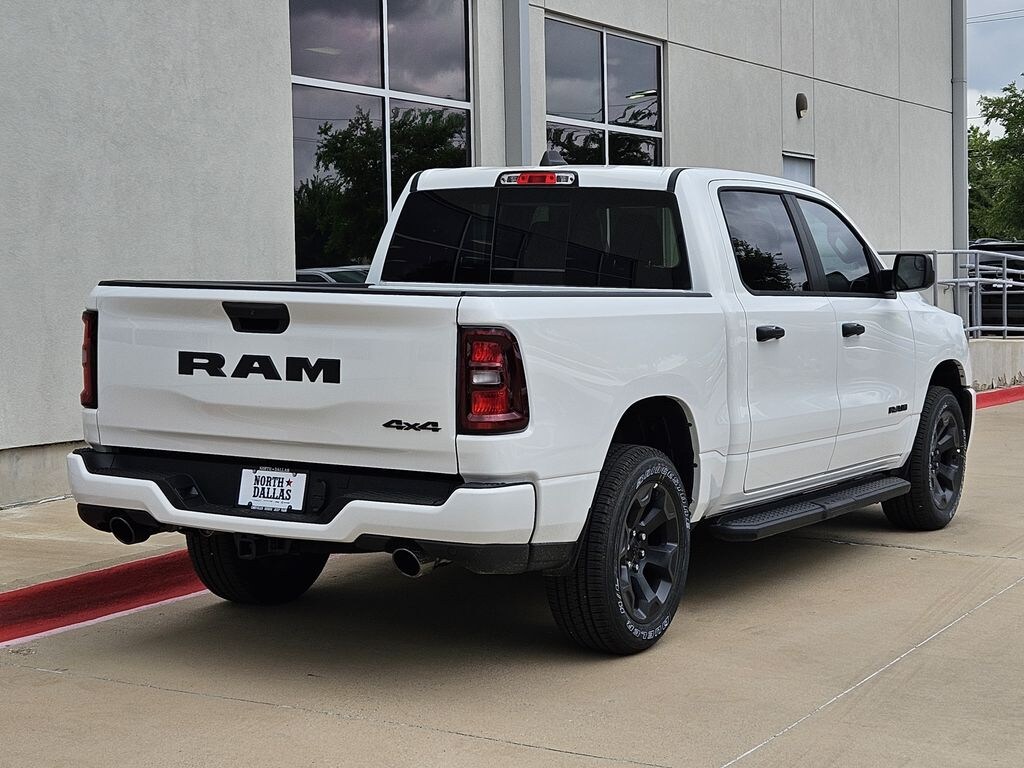 New 2026 Ram 1500 EXPRESS CREW CAB 4X4 5'7 BOX Pickup