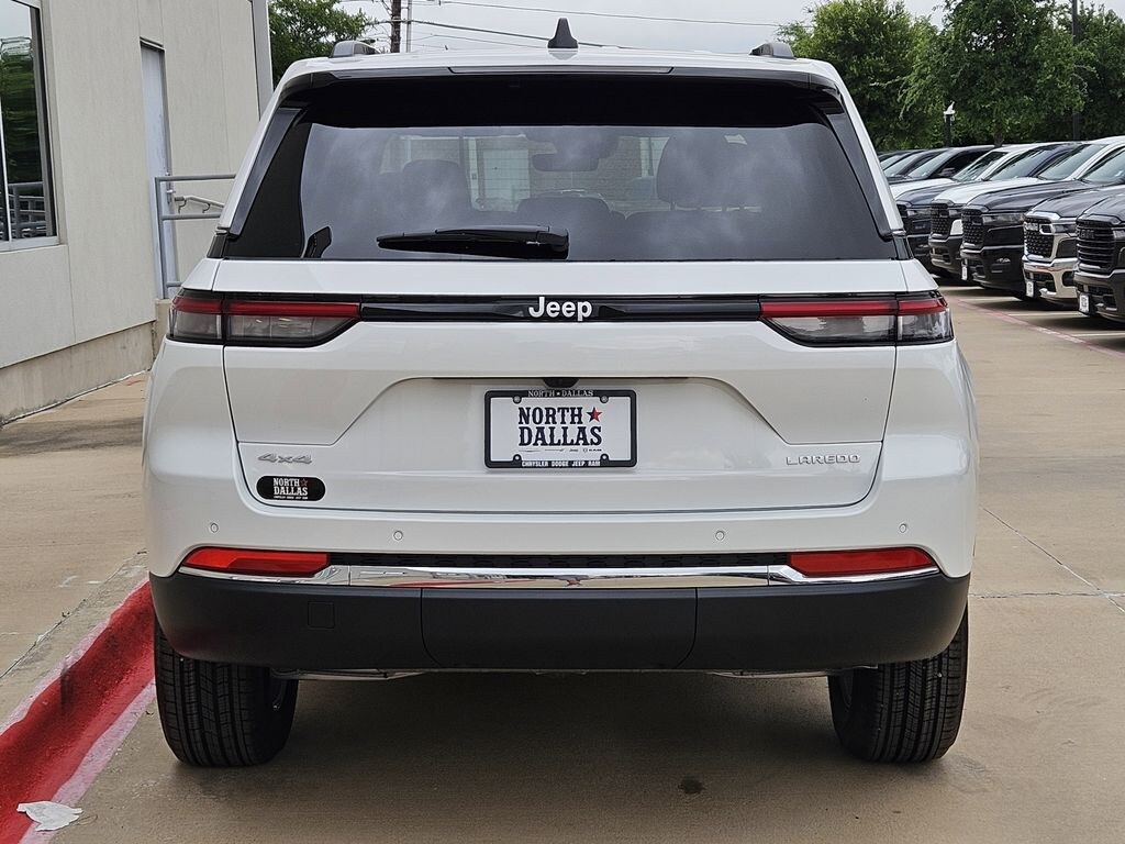 New 2026 Jeep Grand Cherokee LAREDO 4X4 Sport Utility