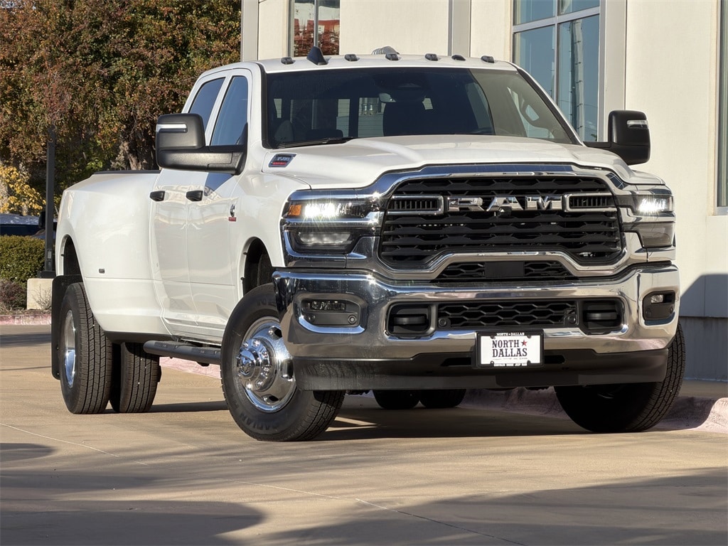 New 2026 Ram 3500 TRADESMAN CREW CAB 4X4 8' BOX Pickup