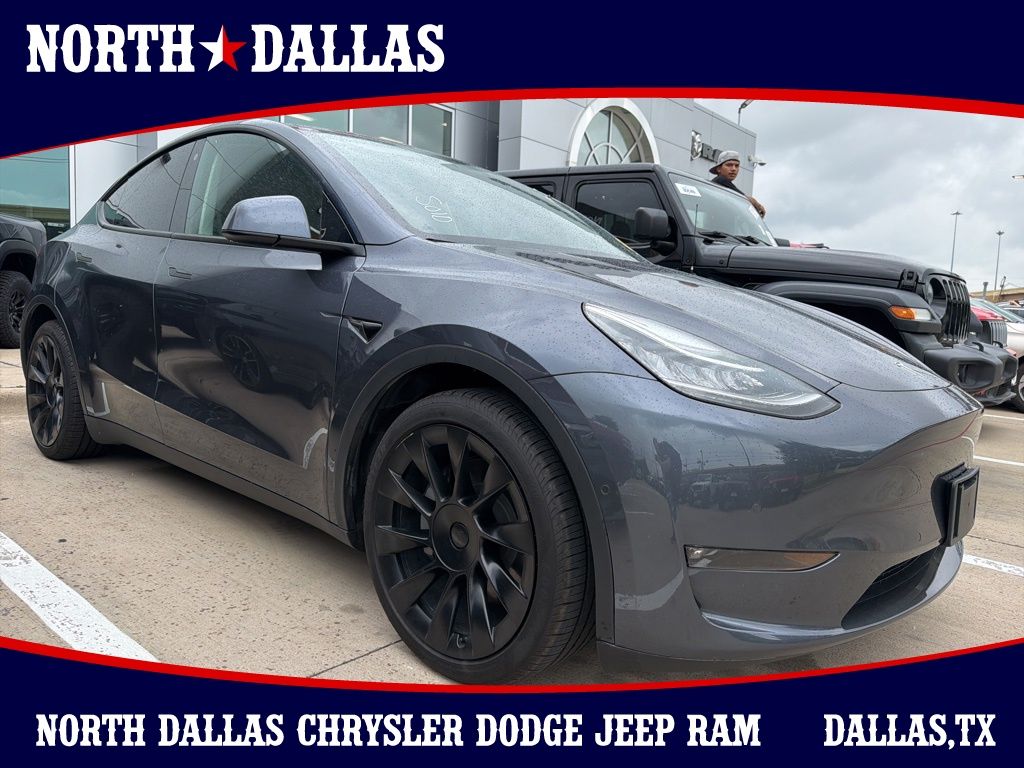 2022 Tesla Model Y Long Range Dual Motor All-Wheel Drive's photo