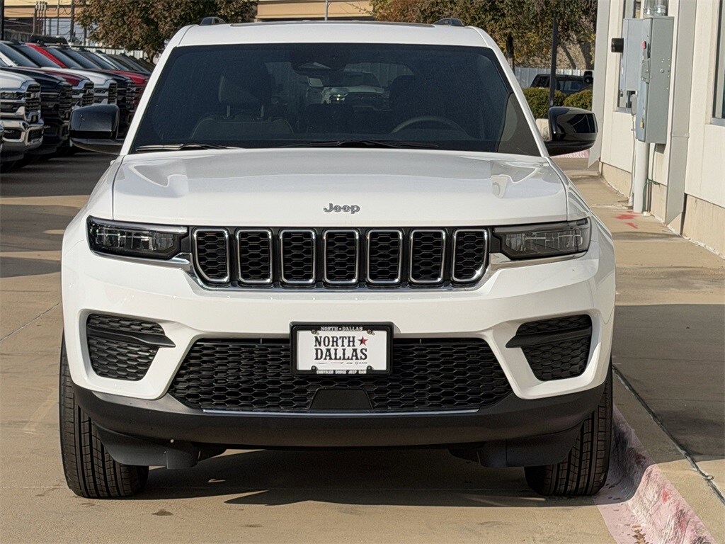 New 2025 Jeep Grand Cherokee LAREDO X 4X4 Sport Utility