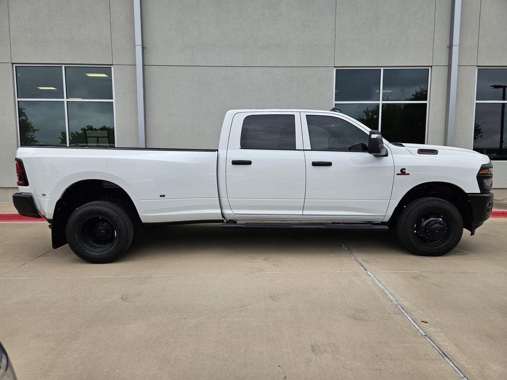 New 2026 Ram 3500 TRADESMAN CREW CAB 4X4 8' BOX Pickup