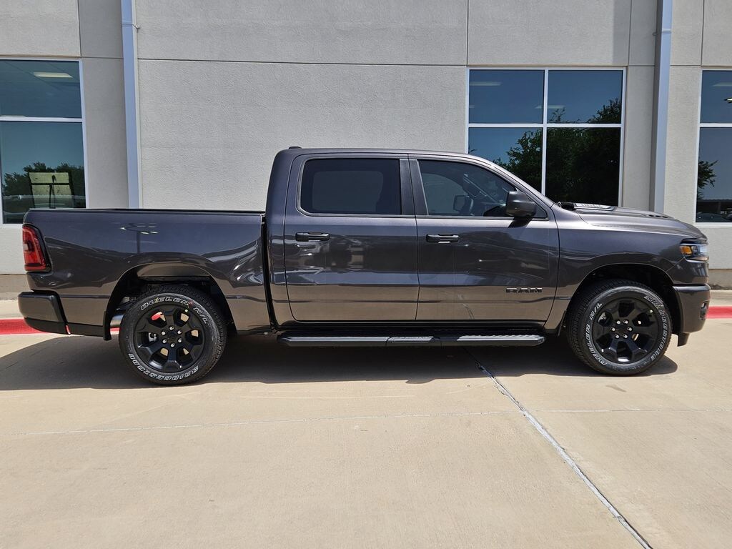 New 2026 Ram 1500 EXPRESS CREW CAB 4X4 5'7 BOX Pickup