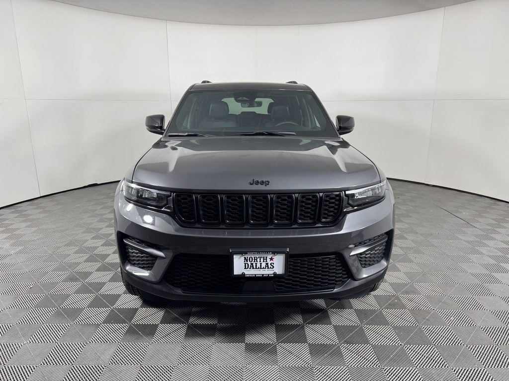 Used 2025 Jeep Grand Cherokee Laredo SUV