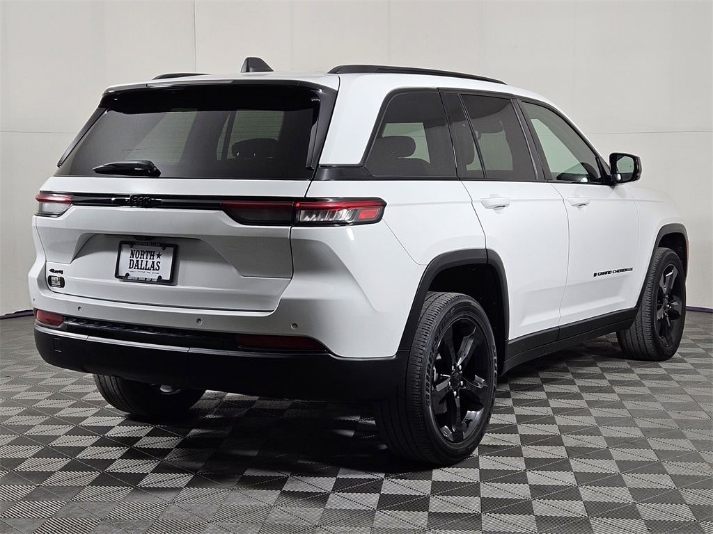 Used 2023 Jeep Grand Cherokee Laredo SUV