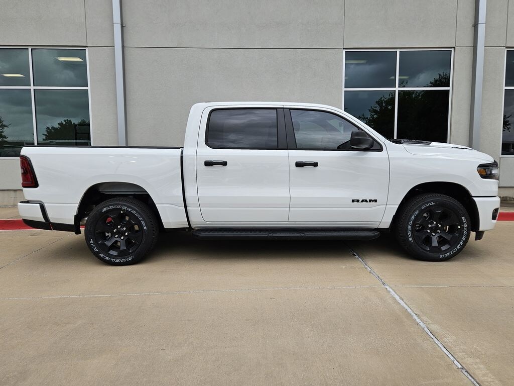New 2026 Ram 1500 EXPRESS CREW CAB 4X4 5'7 BOX Pickup