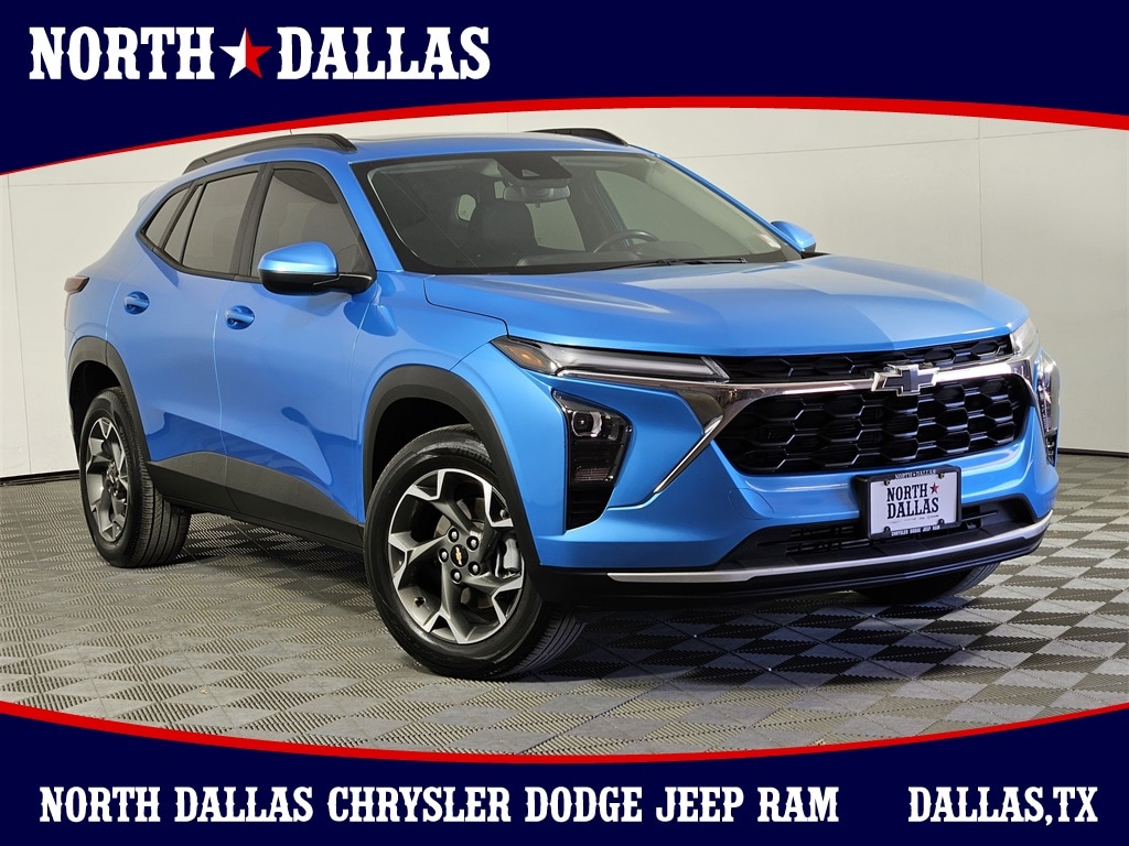 Used 2025 Chevrolet Trax LT SUV