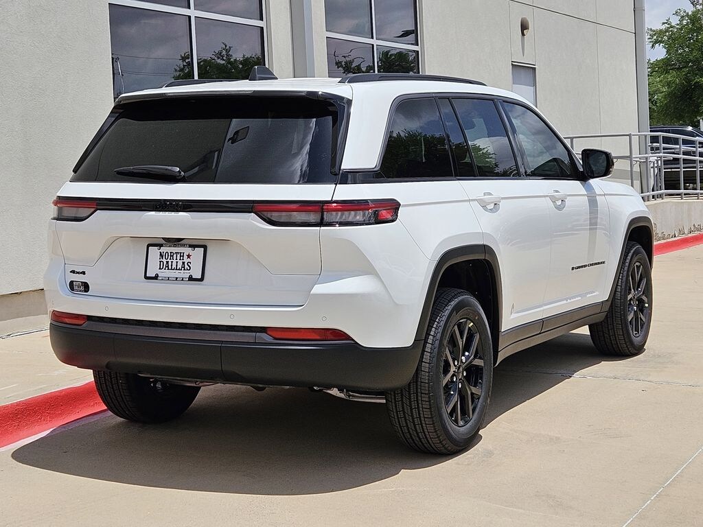 New 2026 Jeep Grand Cherokee LAREDO ALTITUDE 4X4 Sport Utility