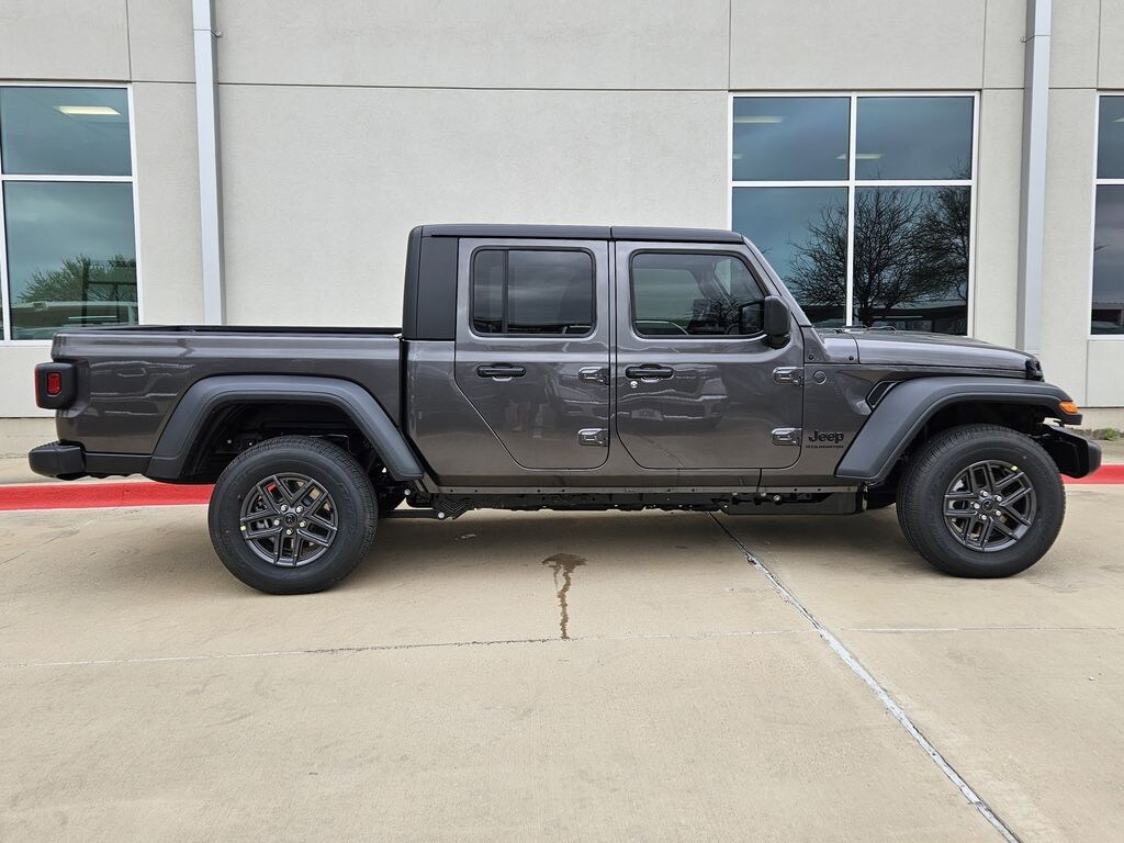 New 2026 Jeep Gladiator SPORT 4X4 Pickup