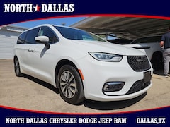 2023 Chrysler Pacifica Plug-In Hybrid Touring L Van Passenger Van