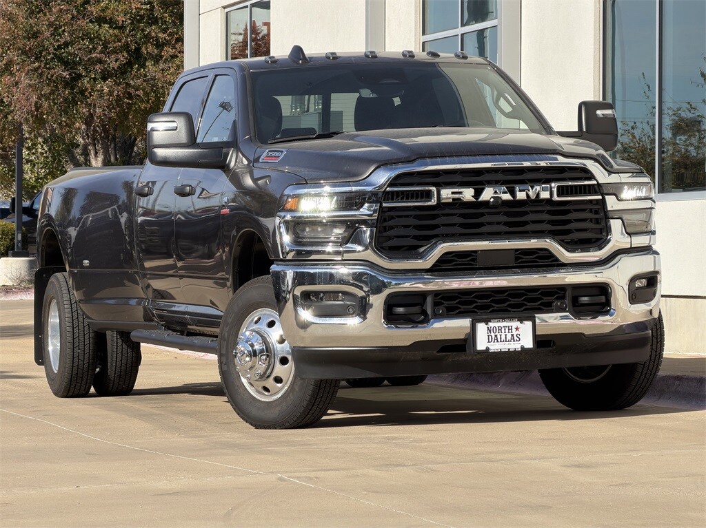 New 2026 Ram 3500 TRADESMAN CREW CAB 4X4 8' BOX Pickup