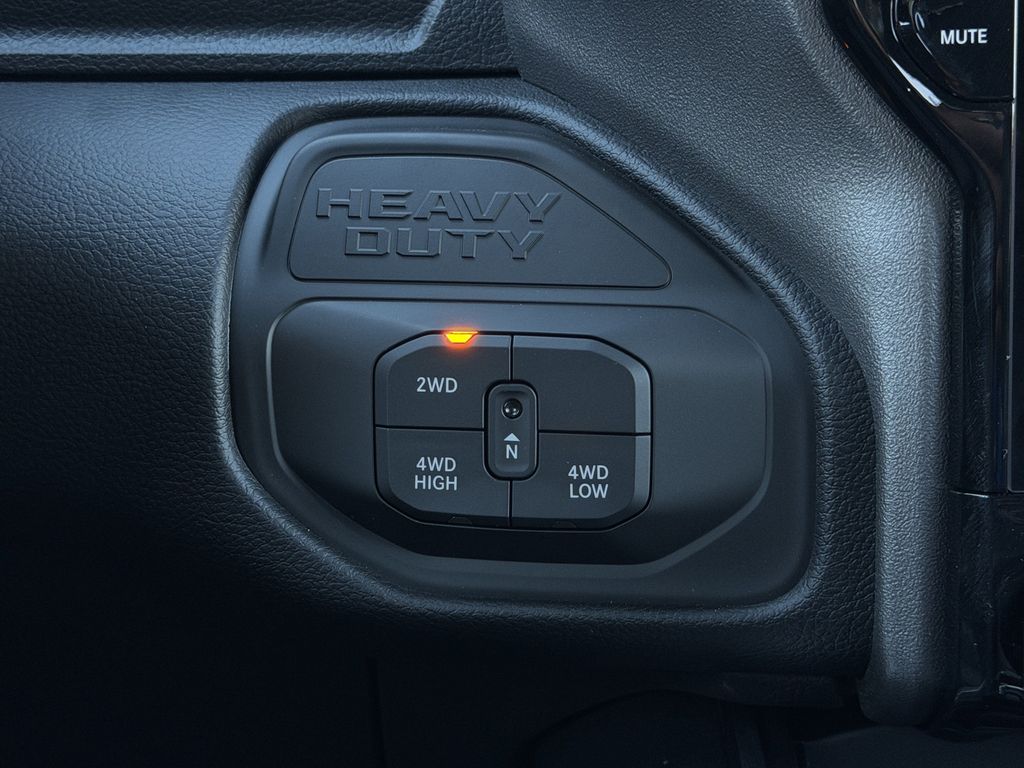 2026 RAM 3500 Laramie - Photo 18