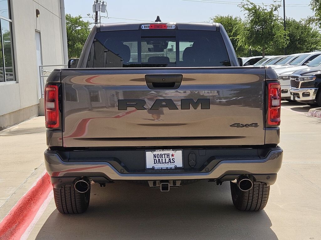 New 2026 Ram 1500 EXPRESS CREW CAB 4X4 5'7 BOX Pickup