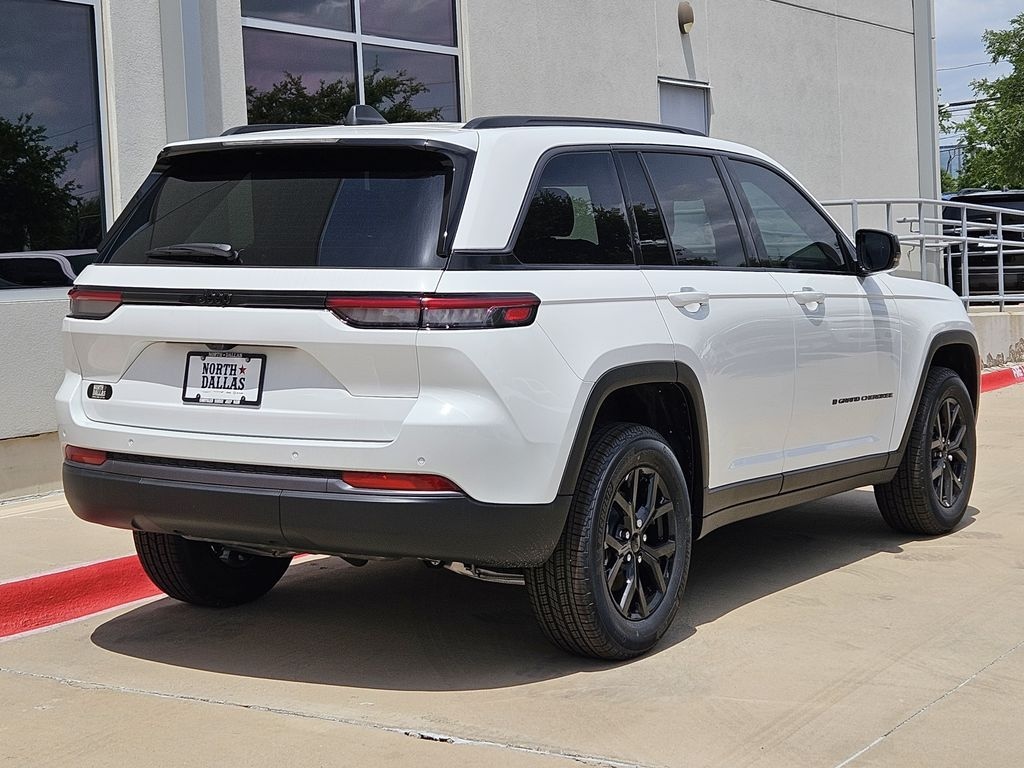 New 2026 Jeep Grand Cherokee LAREDO ALTITUDE 4X2 Sport Utility