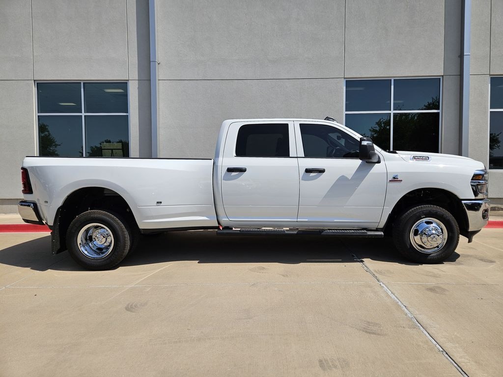 New 2026 Ram 3500 TRADESMAN CREW CAB 4X4 8' BOX Pickup