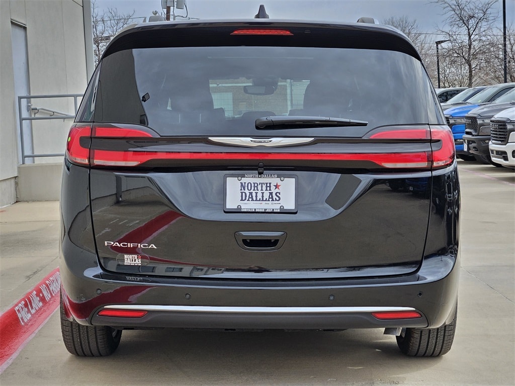 New 2026 Chrysler Pacifica PINNACLE Passenger Van