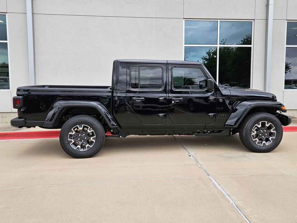 New 2026 Jeep Gladiator SAHARA 4X4 Pickup