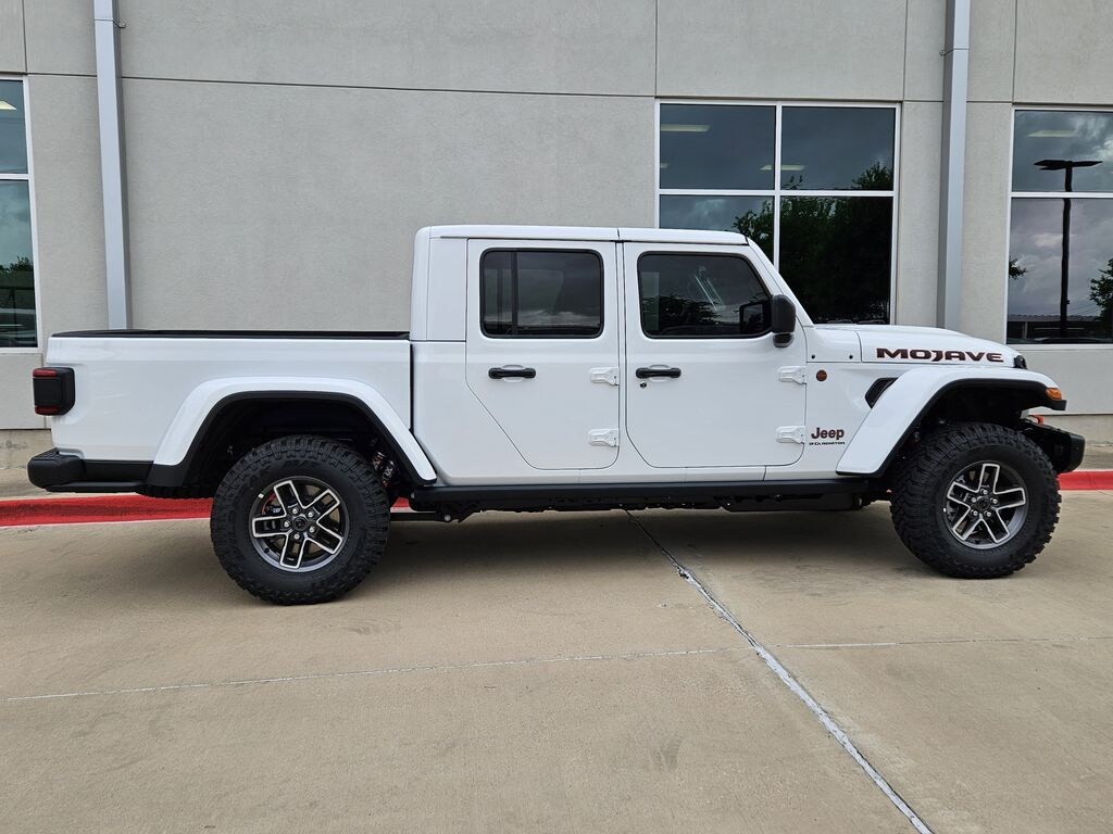 New 2026 Jeep Gladiator MOJAVE X 4X4 Pickup