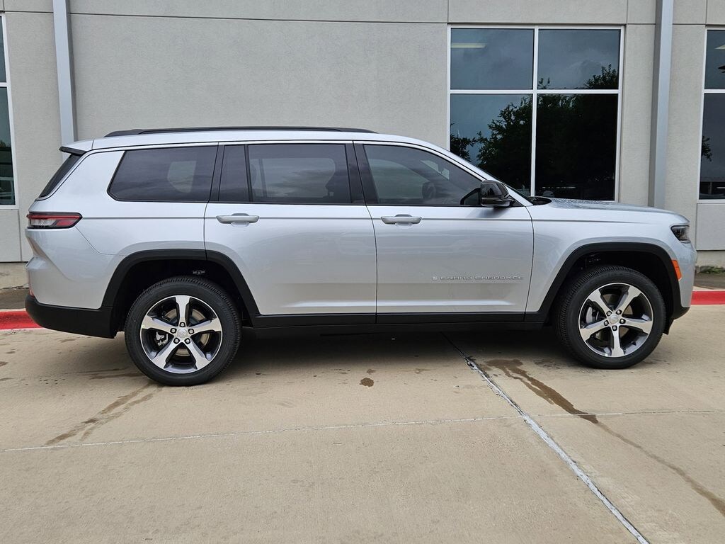 New 2026 Jeep Grand Cherokee L LIMITED 4X2 Sport Utility