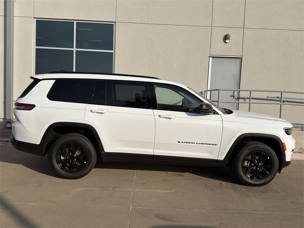 New 2025 Jeep Grand Cherokee L ALTITUDE X 4X4 Sport Utility