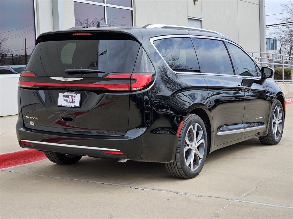 New 2026 Chrysler Pacifica PINNACLE Passenger Van