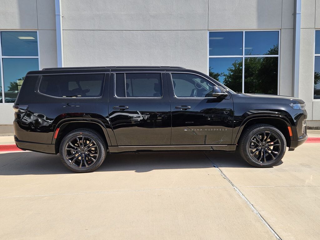 New 2026 Jeep Grand Wagoneer L SUMMIT RESERVE 4X4 Sport Utility