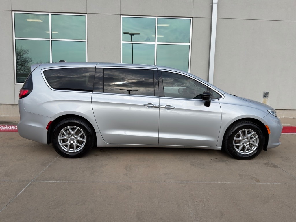 Used 2024 Chrysler Pacifica Touring L Van Passenger Van