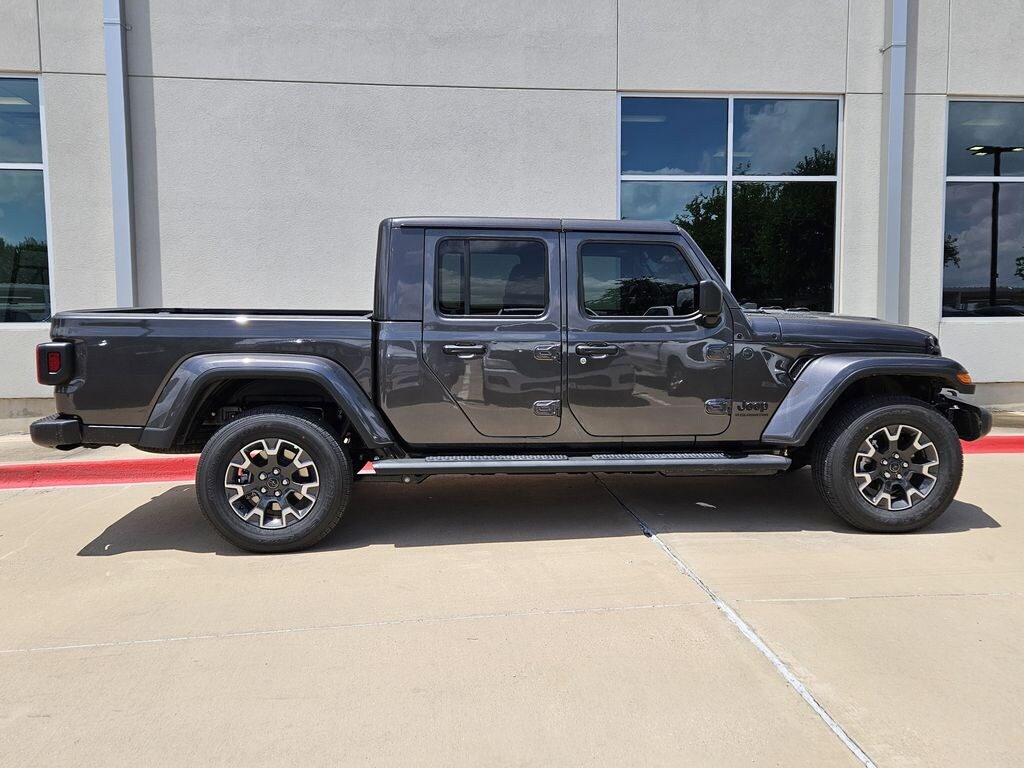 New 2026 Jeep Gladiator SAHARA 4X4 Pickup