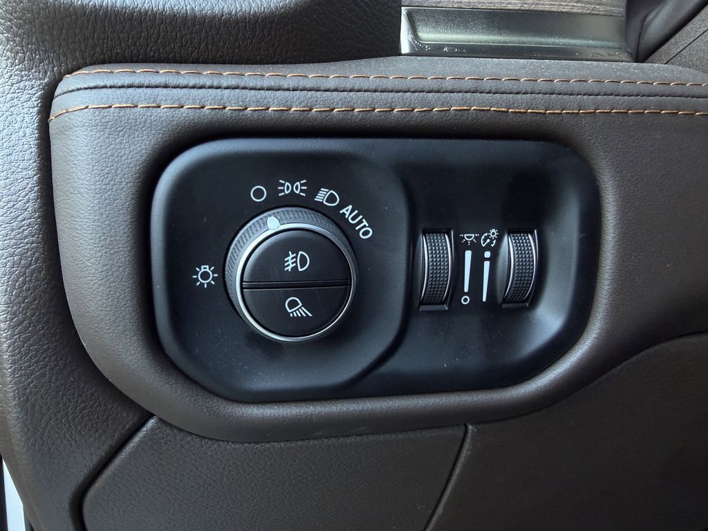 2026 RAM 3500 Limited/Longhorn - Photo 20