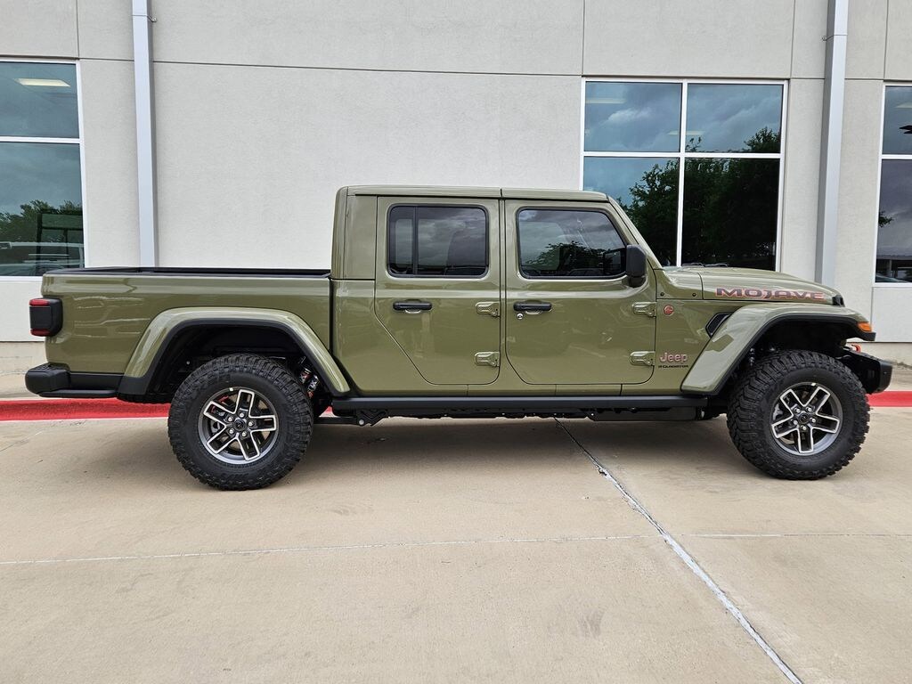 New 2026 Jeep Gladiator MOJAVE X 4X4 Pickup