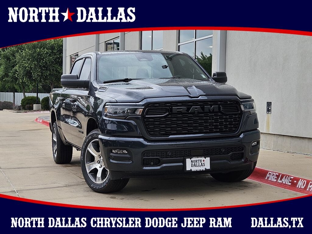 New 2026 Ram 1500 EXPRESS CREW CAB 4X2 5'7 BOX Pickup