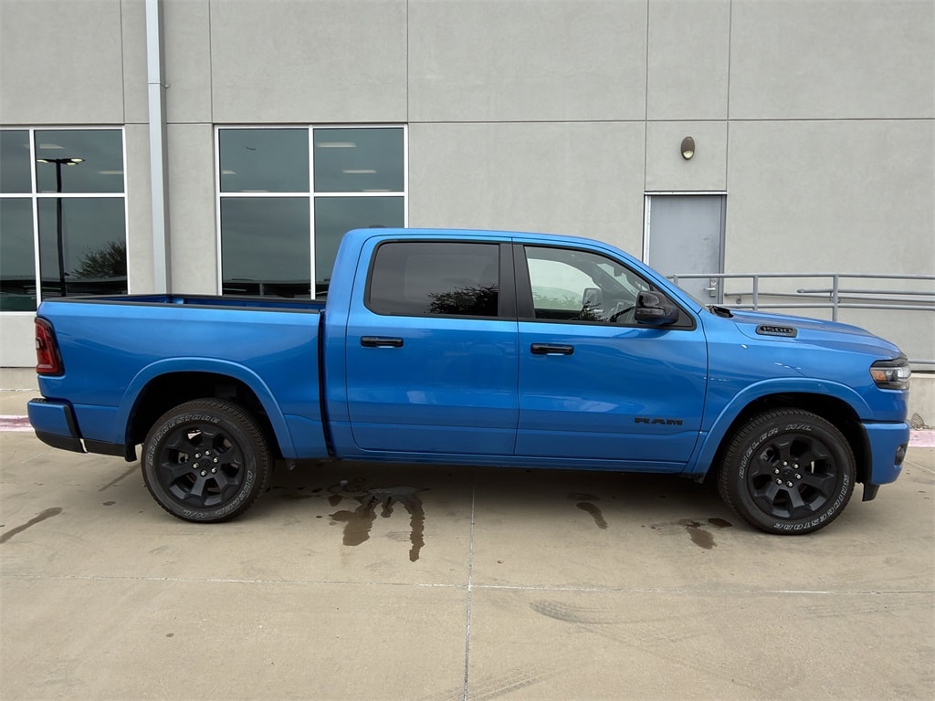 New 2025 Ram 1500 LONE STAR CREW CAB 4X2 5'7 BOX Pickup