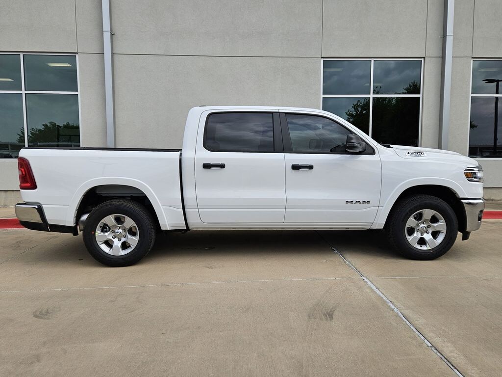 New 2026 Ram 1500 LONE STAR CREW CAB 4X4 5'7 BOX Pickup