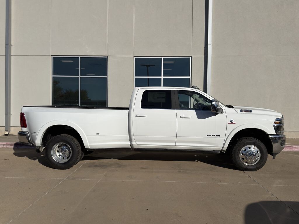 New 2026 Ram 3500 LIMITED LONGHORN CREW CAB 4X4 8' BOX Pickup