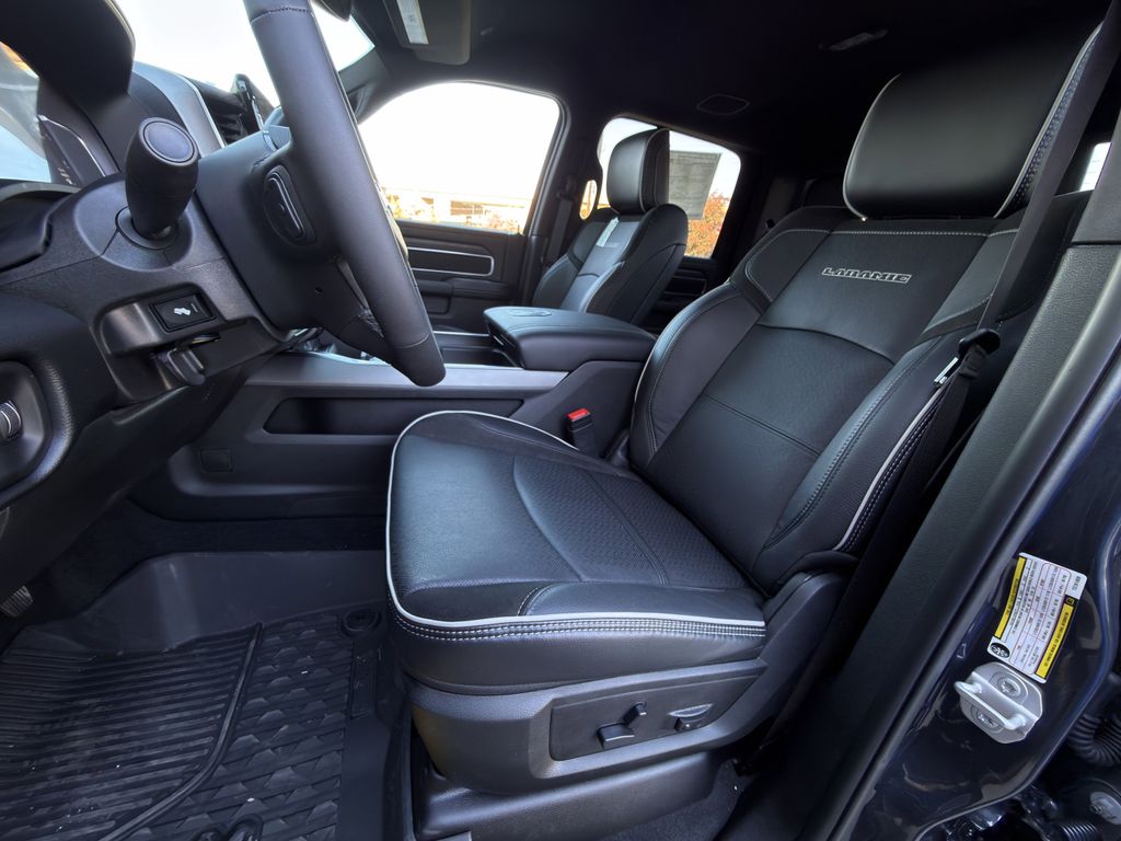 2026 RAM 3500 Laramie - Photo 20