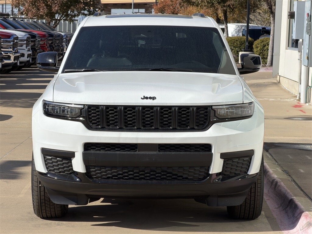 New 2025 Jeep Grand Cherokee L ALTITUDE X 4X4 Sport Utility