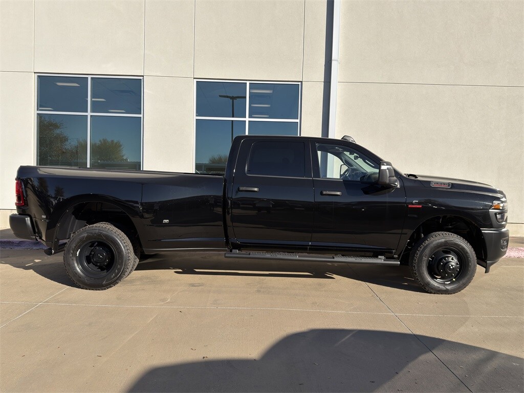 New 2026 Ram 3500 TRADESMAN CREW CAB 4X4 8' BOX Pickup