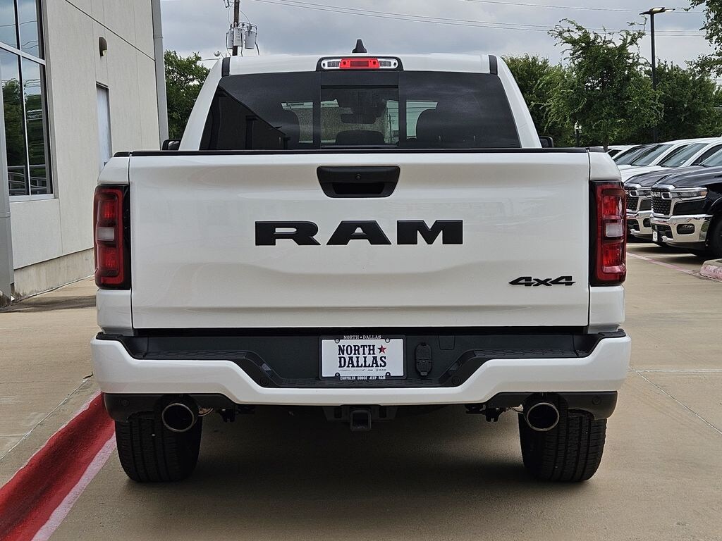 New 2026 Ram 1500 EXPRESS CREW CAB 4X4 5'7 BOX Pickup