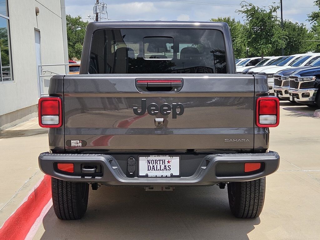 New 2026 Jeep Gladiator SAHARA 4X4 Pickup