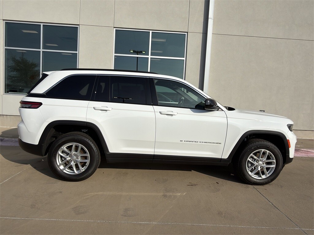 New 2025 Jeep Grand Cherokee LAREDO X 4X4 Sport Utility