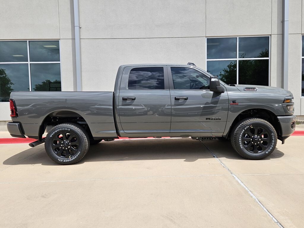 New 2026 Ram 1500 LONE STAR CREW CAB 4X2 5'7 BOX Pickup