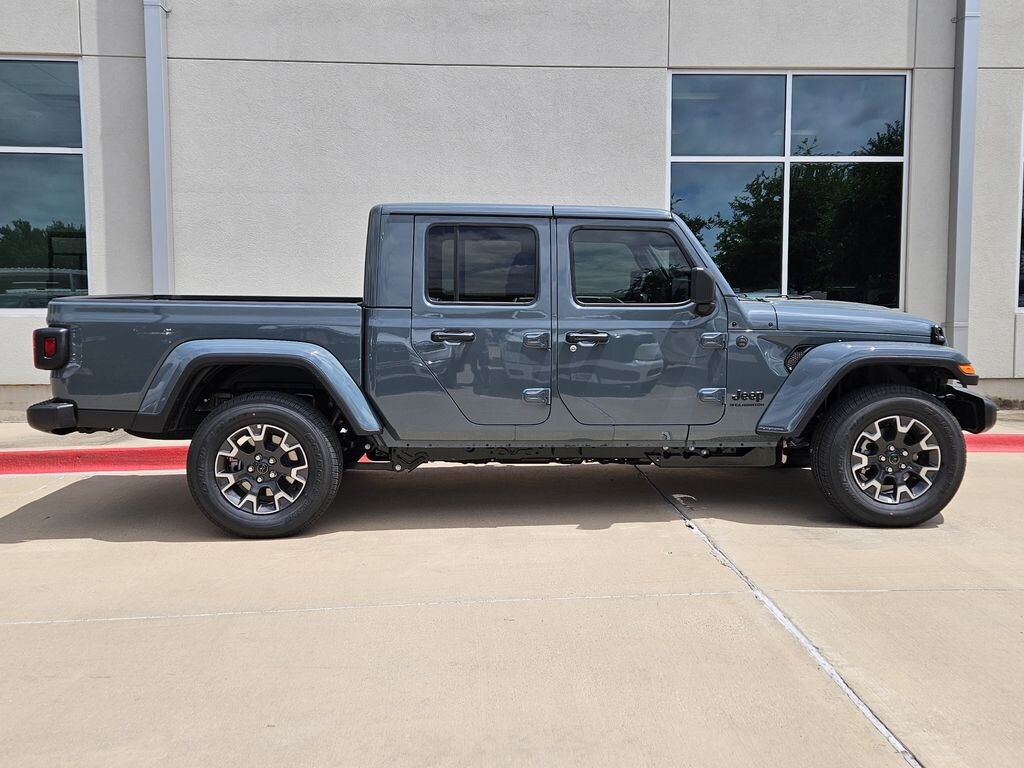 New 2026 Jeep Gladiator SAHARA 4X4 Pickup