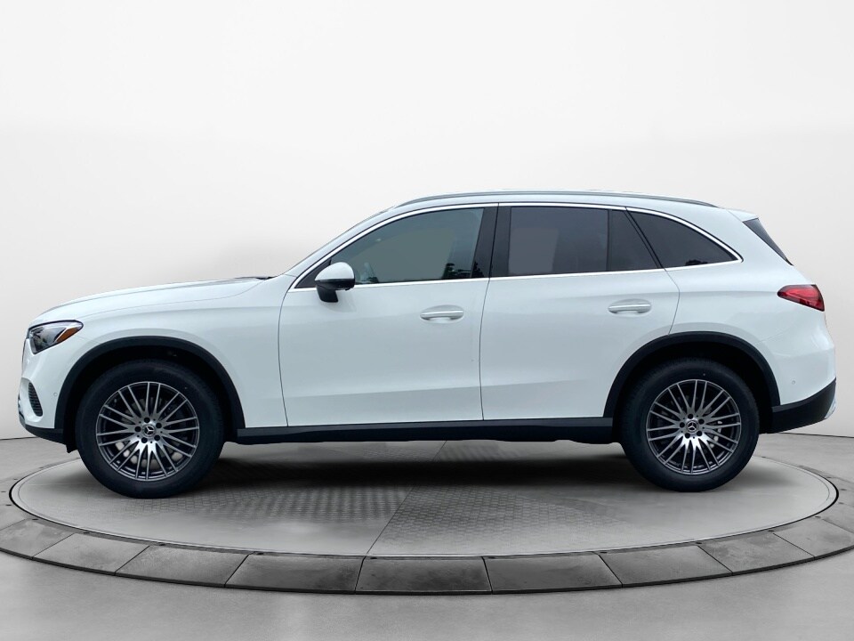 2026 Mercedes Benz GLC 300 4MATIC photo 4