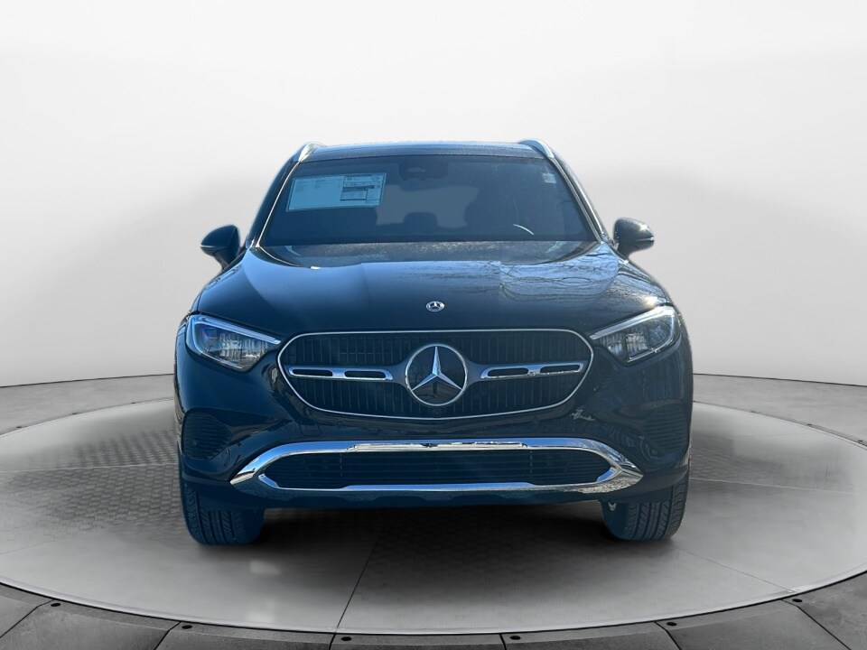 2025 Mercedes Benz GLC 300 4MATIC photo 2